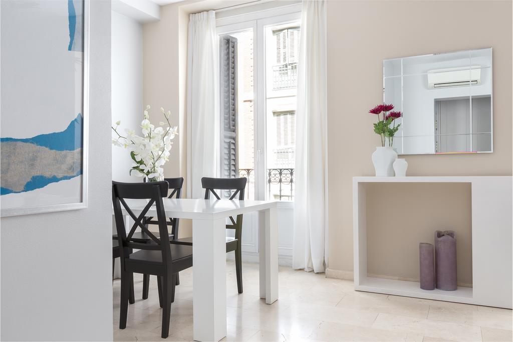 Carretas Apartments มาดริด ภายนอก รูปภาพ